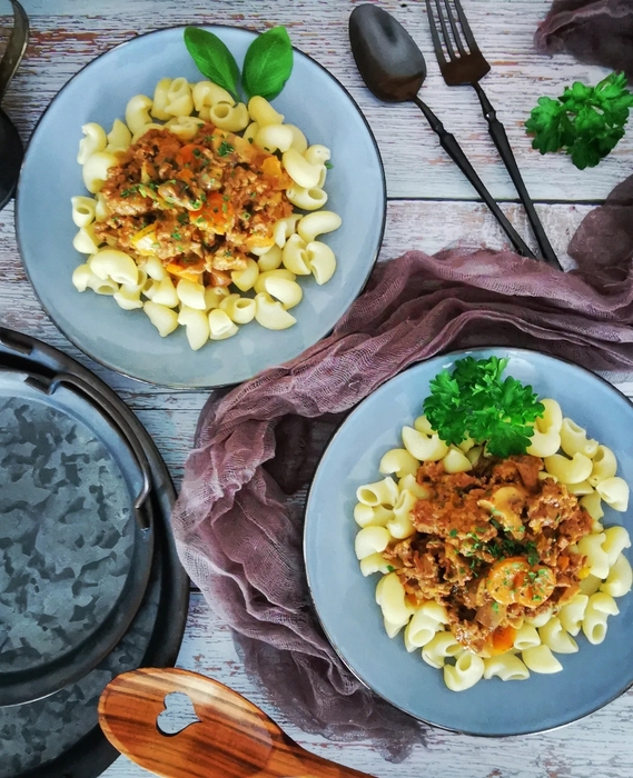 Hörnchennudeln mit Haschee :: Bella-cooks-and-travels Hörnchennudeln mit Haschee :: Bella-cooks-and-travels