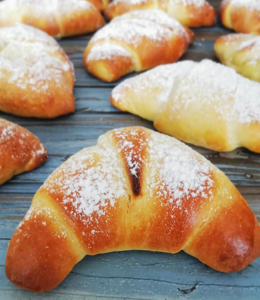 Pudding-Hörnchen: Selbst gemacht aus Brioche-Teig zum Kaffee - EAT CLUB